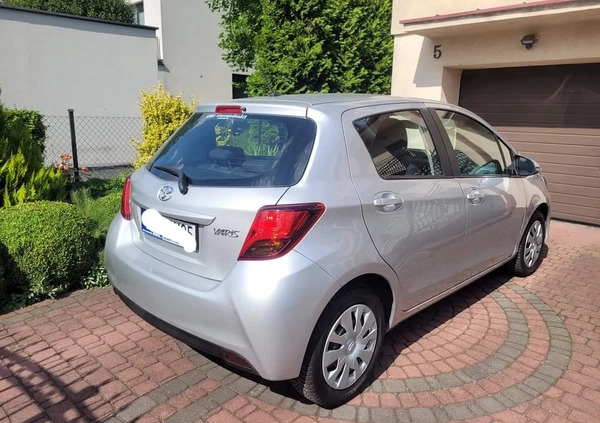 Toyota Yaris cena 42500 przebieg: 90700, rok produkcji 2016 z Łódź małe 11